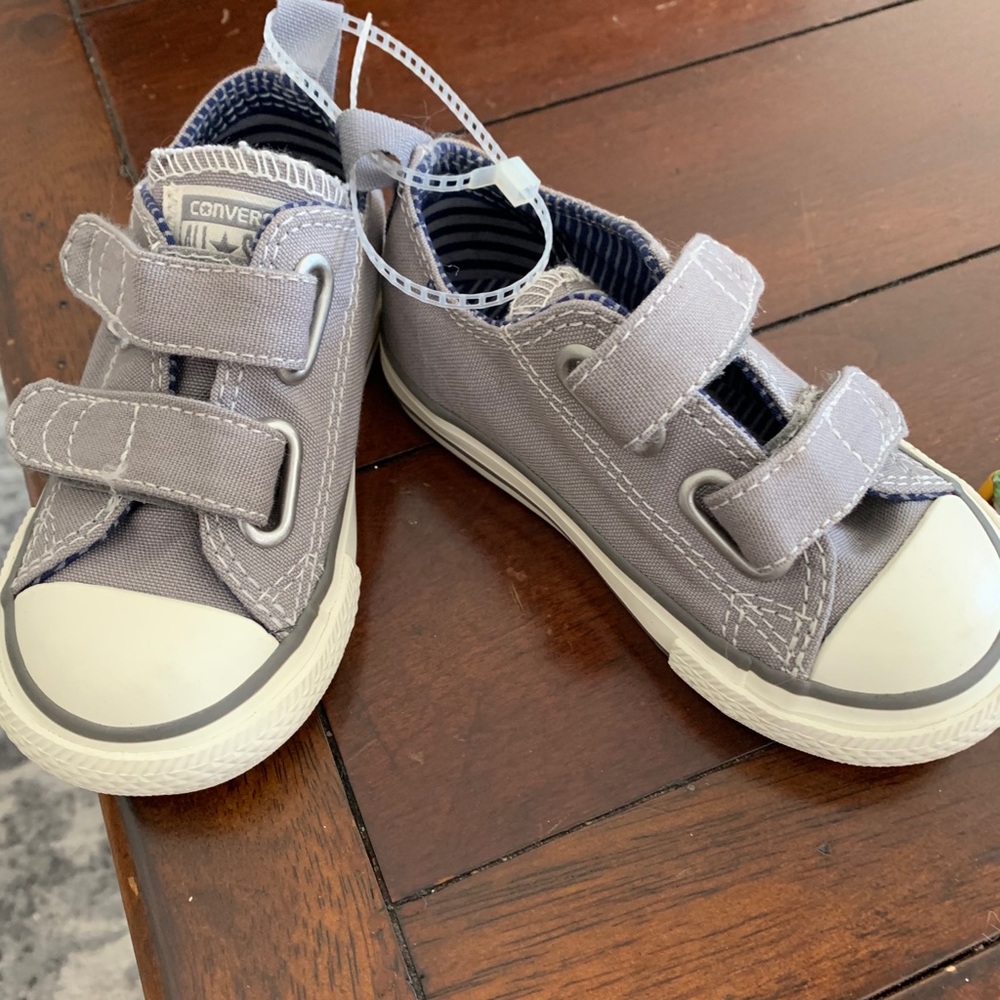 Toddler Converse (Size 6)